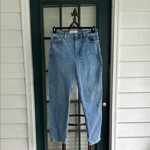 Abercrombie & Fitch Light Blue The Mom High Rise Curve Love Jeans size 27 / 4
